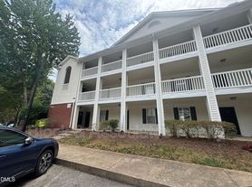 1950 Trailwood Heights Ln, Raleigh, NC