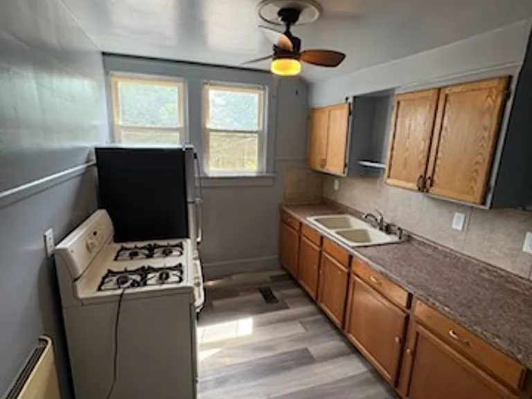 1833 N Wisconsin Ave — Photo 12