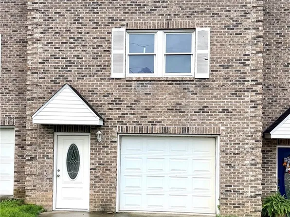 4 Brick Cir, Charleston, WV 25313