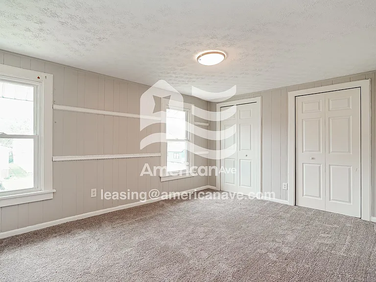 1389041_008_main_bedroom_9.jpg