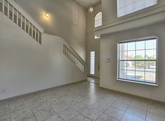 3rd image of 12238 Maria Seanes Dr