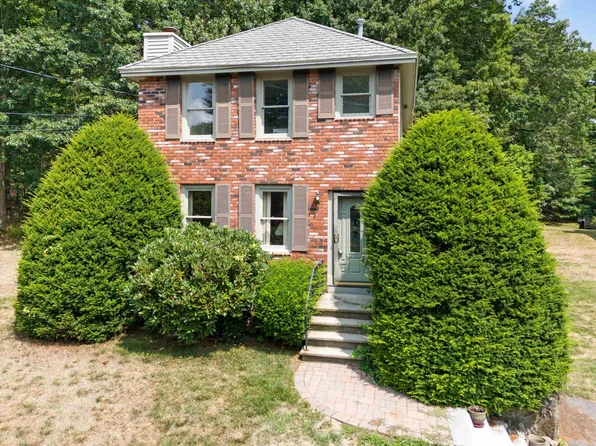 64 Burgundy Drive, Nashua, NH 03062