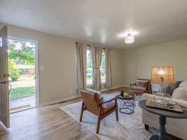 182 Dale Ter, Clarksville, TN 37042
