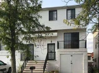 94 Stack Dr, Staten Island, NY 10312