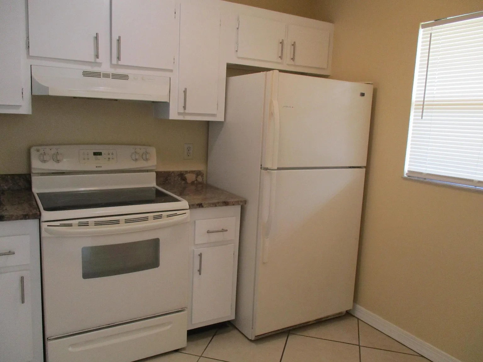 2 bed, 2.0 bath, 787 sqft, $2,100 — Photo 4