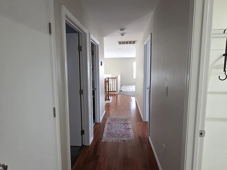 1015 E Irma Ln — Photo 22