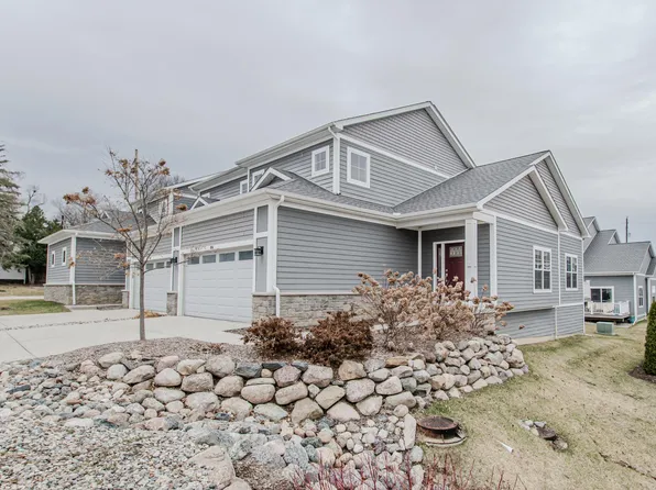 108 E Henry St #806, Saline, MI 48176