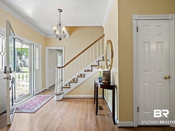 3rd image of 114 Lakeview Loop
