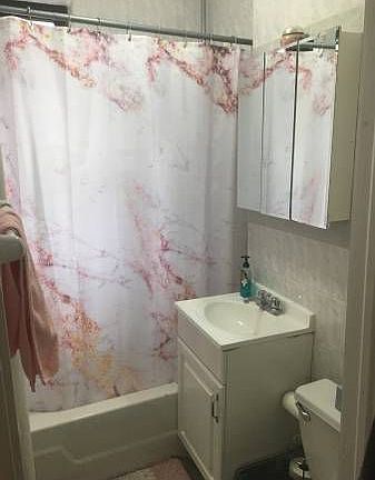 5th image of 3115 33rd St APT 4