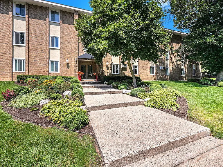 405 Washington St SE — Photo 17