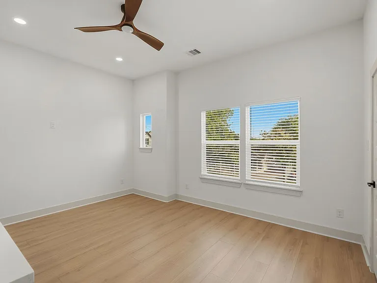 9819 Turnbow St #D — Photo 15