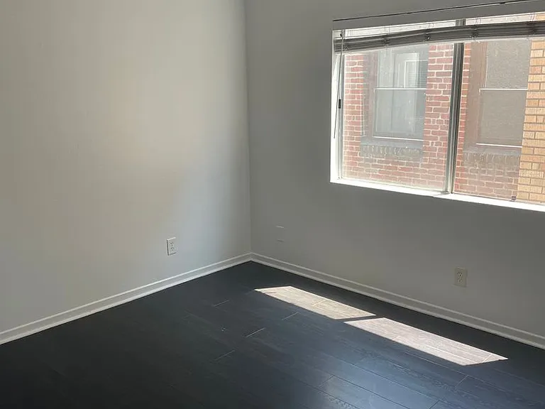 256 S Rampart Blvd — Photo 34
