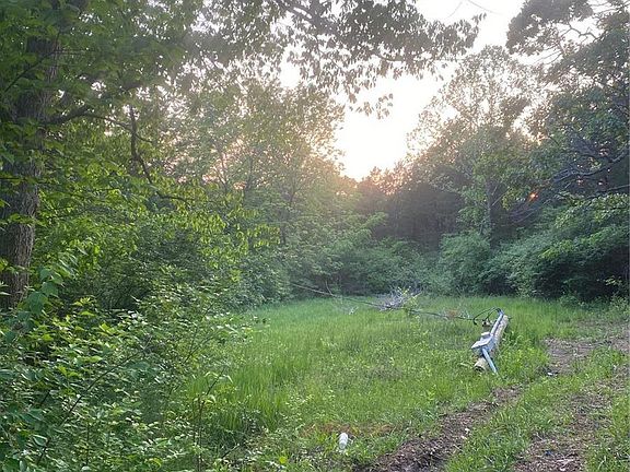 2nd image of 305 Holtwick Trl