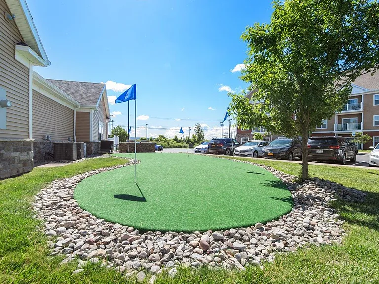 Ethan Pointe Apartment Homes — Photo 18