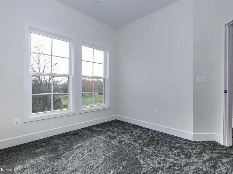 6722 Upland Manor Dr — Photo 27