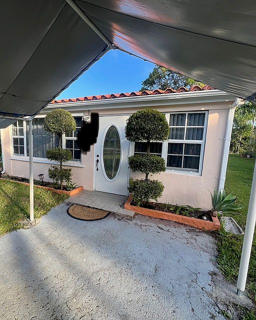 1st image of 1232 NE 182nd St