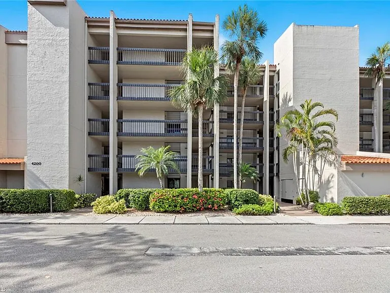 4-story elevated building