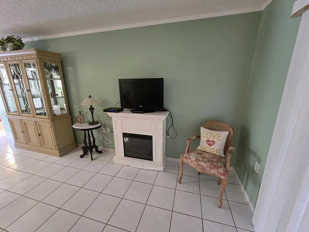 11140 Carriage Hill Dr., #5 — Photo 4