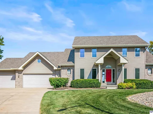 4421 N 156th Avenue Cir, Omaha, NE 68116