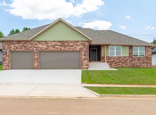 802 E Tarpon Rd, Nixa, MO 65714