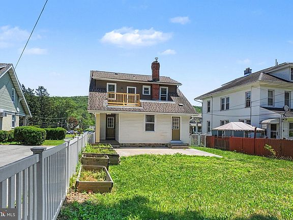 4th image of 4 Myrtle Ave