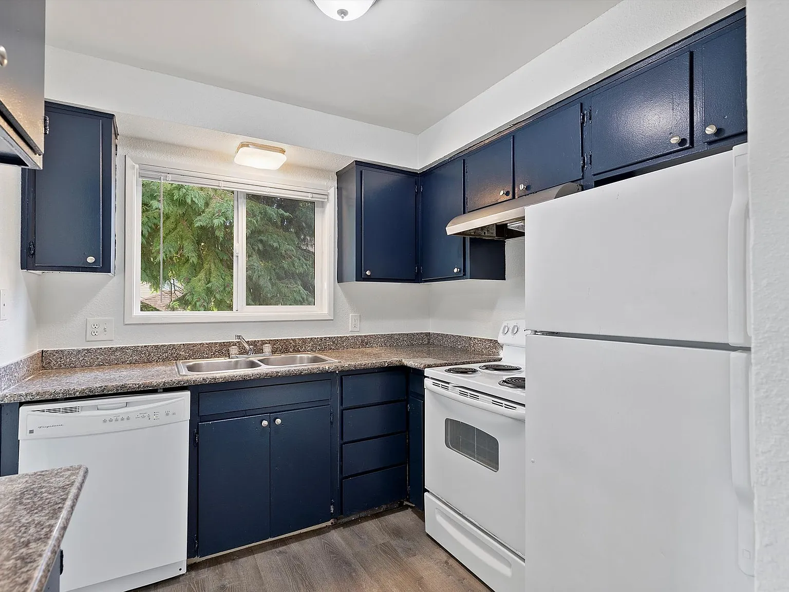 Briar Rose Apartments — Photo 1
