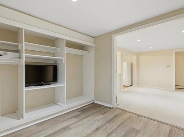 (undisclosed Address)