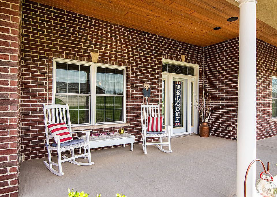 15631 White Oak Dr, Peosta, IA 52068 Zillow