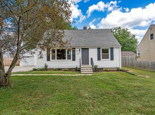 3230 40th St, Moline, IL 61265