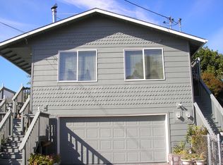 249 NE 4th St, Newport, OR