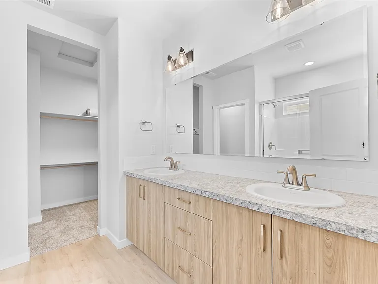 510 Waverly Ave — Photo 15