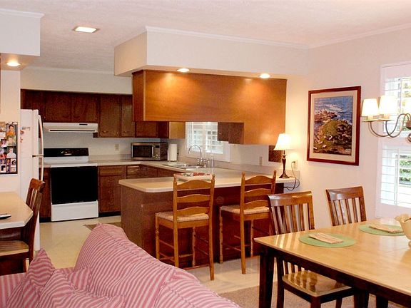 Large space and storage in the kitchen!