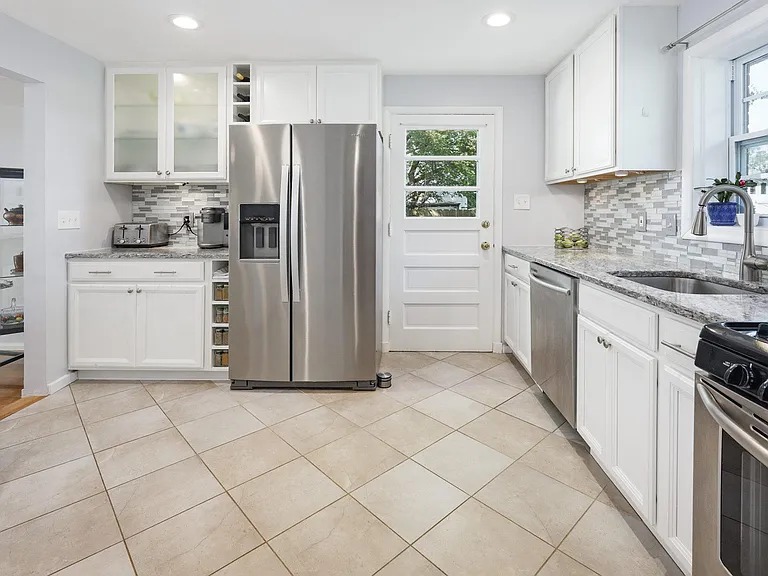 610 Tapawingo Rd SW — Photo 13