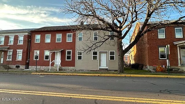 312 Main St photo 1