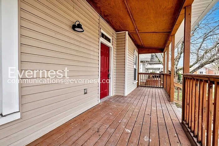 3 bed, 2.0 bath, 1596 sqft, $1,845 — Photo 4