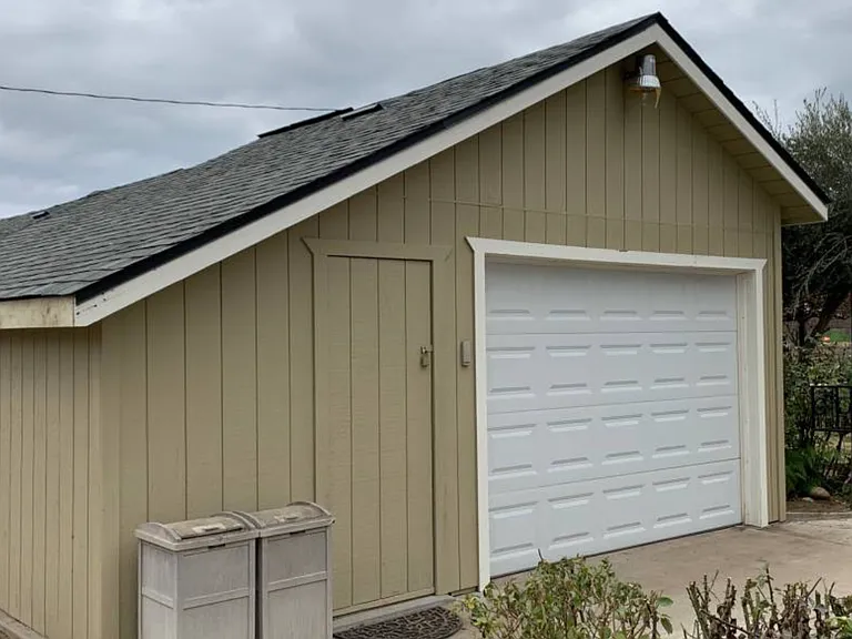 detached garage