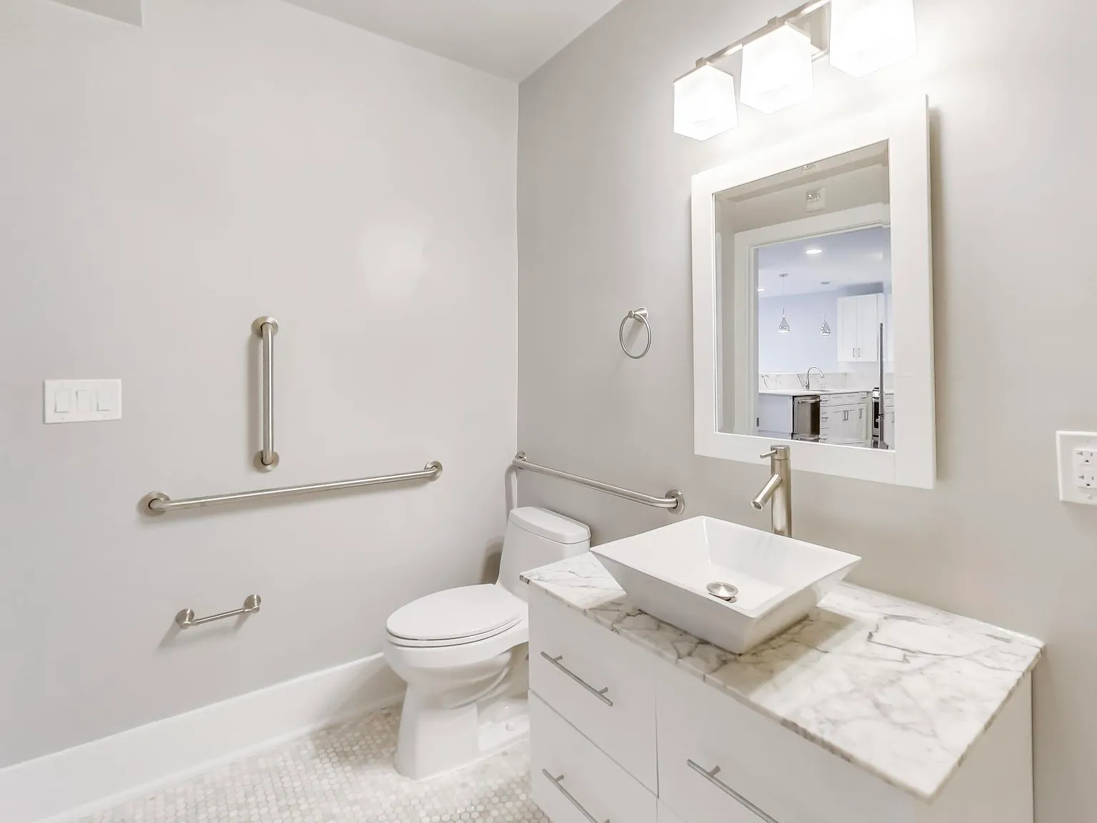 1 bed, 721 sqft, $1,395 — Photo 3