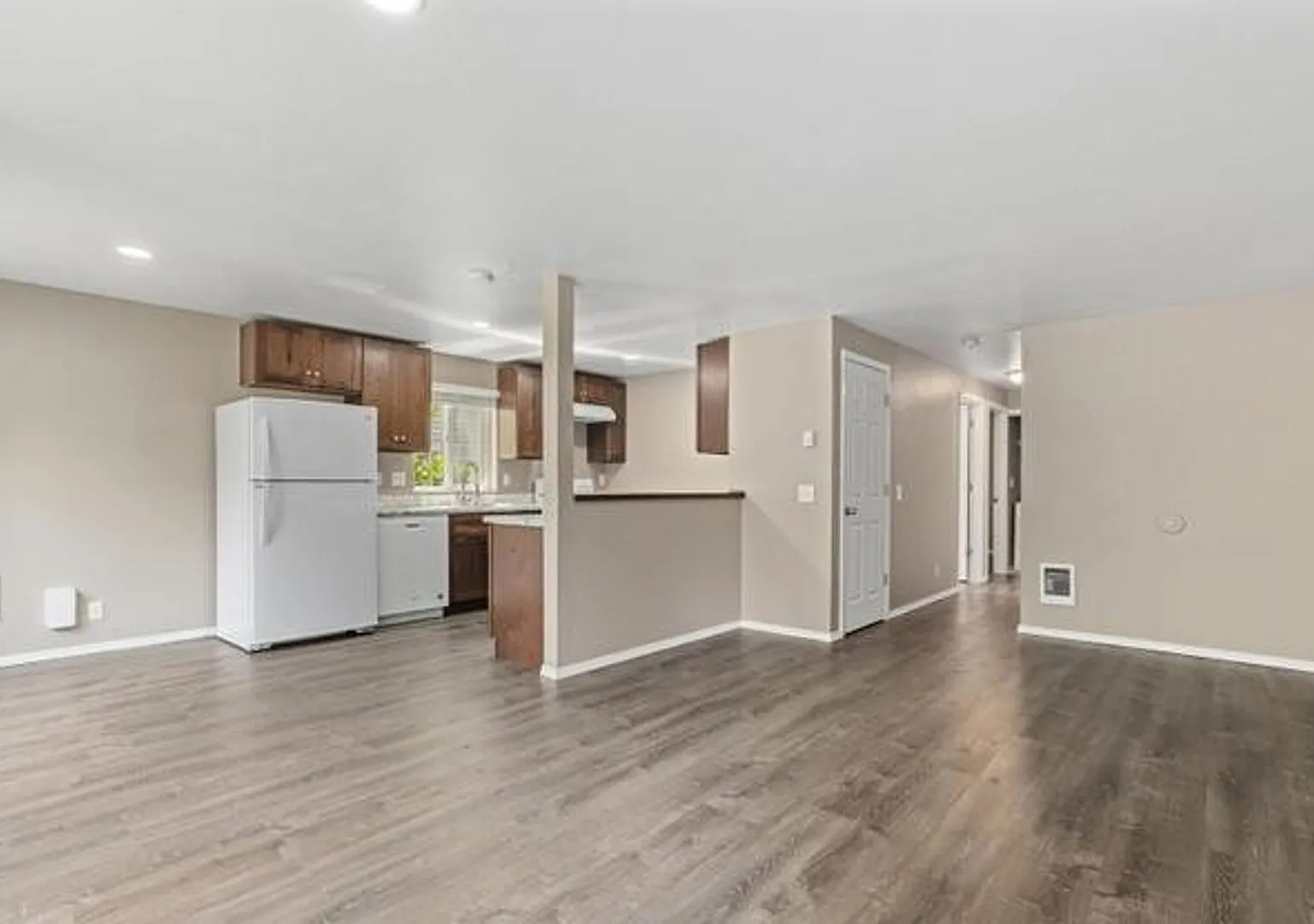 Madison St Duplex — Photo 4