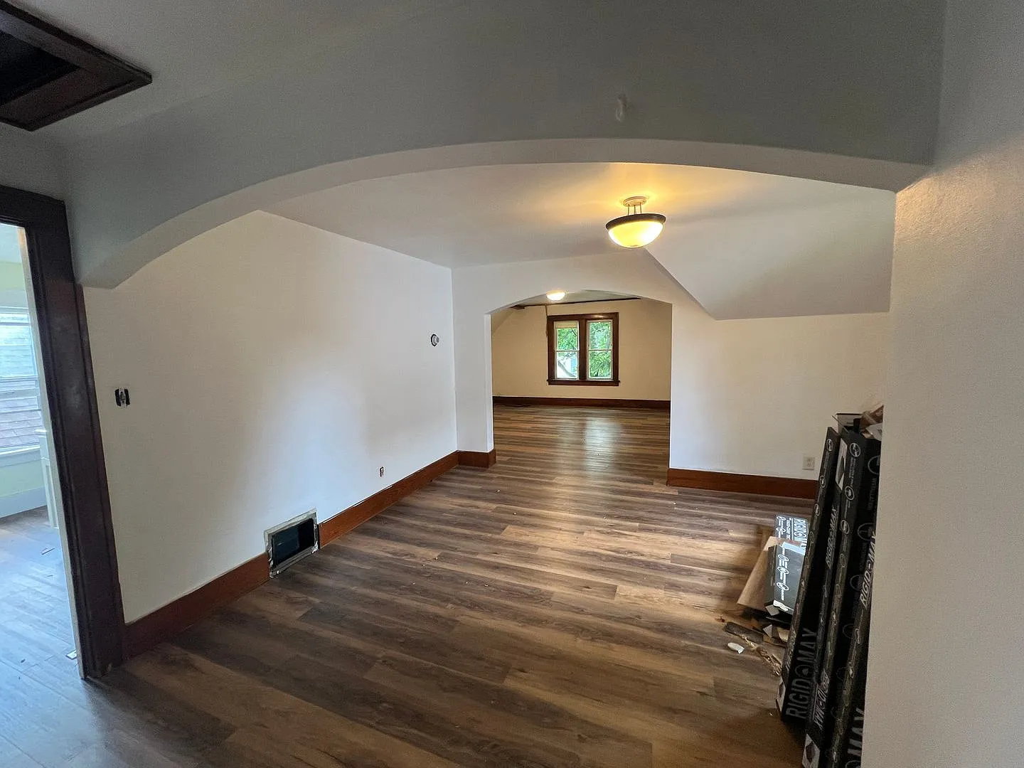 1031 S 5th Avenue — Photo 3