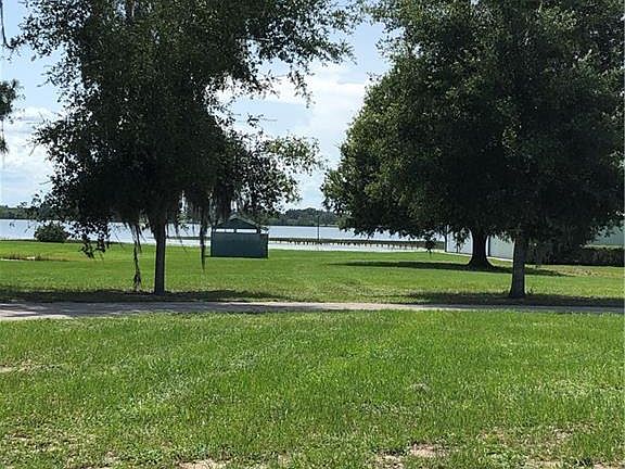 5th image of 104 Blue Moon Ave