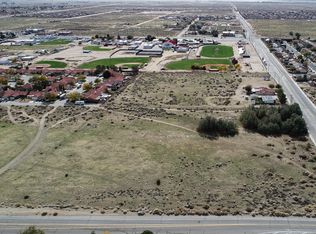 1 30th St W, Rosamond, CA 93560