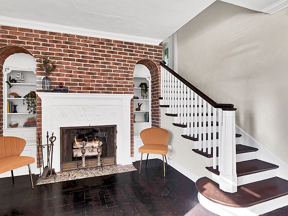 2nd image of 702 N M St