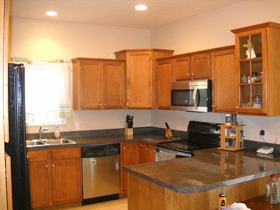5th image of 673 W Meadowland Dr