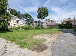 8 Dean St, Worcester, MA 01609