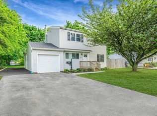 38 18th Ave, Bay Shore, NY 11706