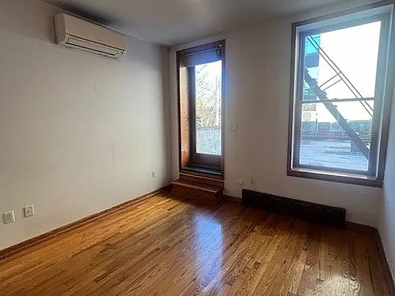 5th image of 595 Vanderbilt Ave #1