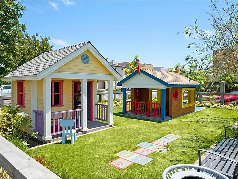 102 Sencillo Pl — Photo 49