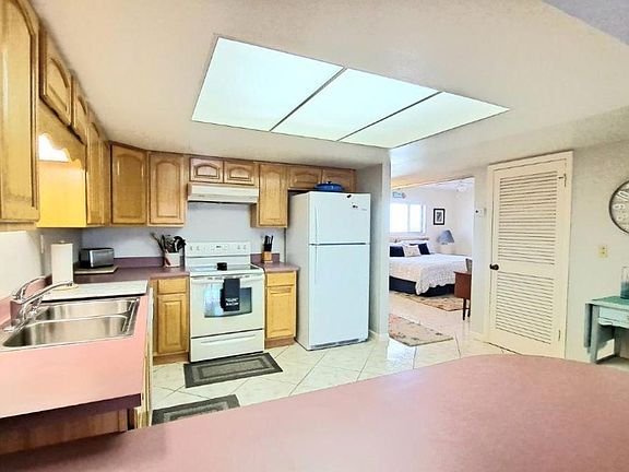 5th image of 5000 Ocean Beach Blvd APT B9
