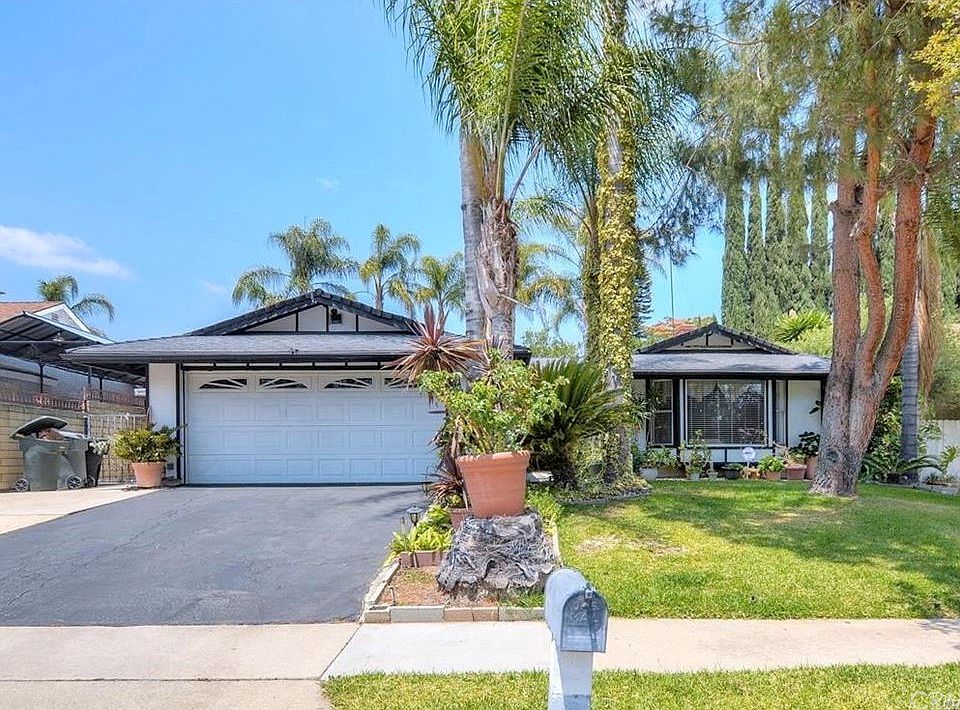 1st image of 4054 Bayberry Dr