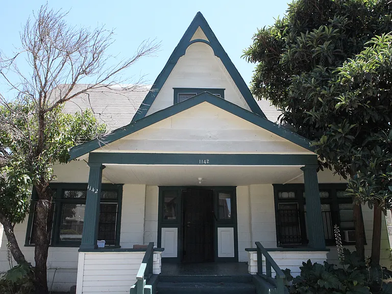 1142 W 37th Pl — Photo 36